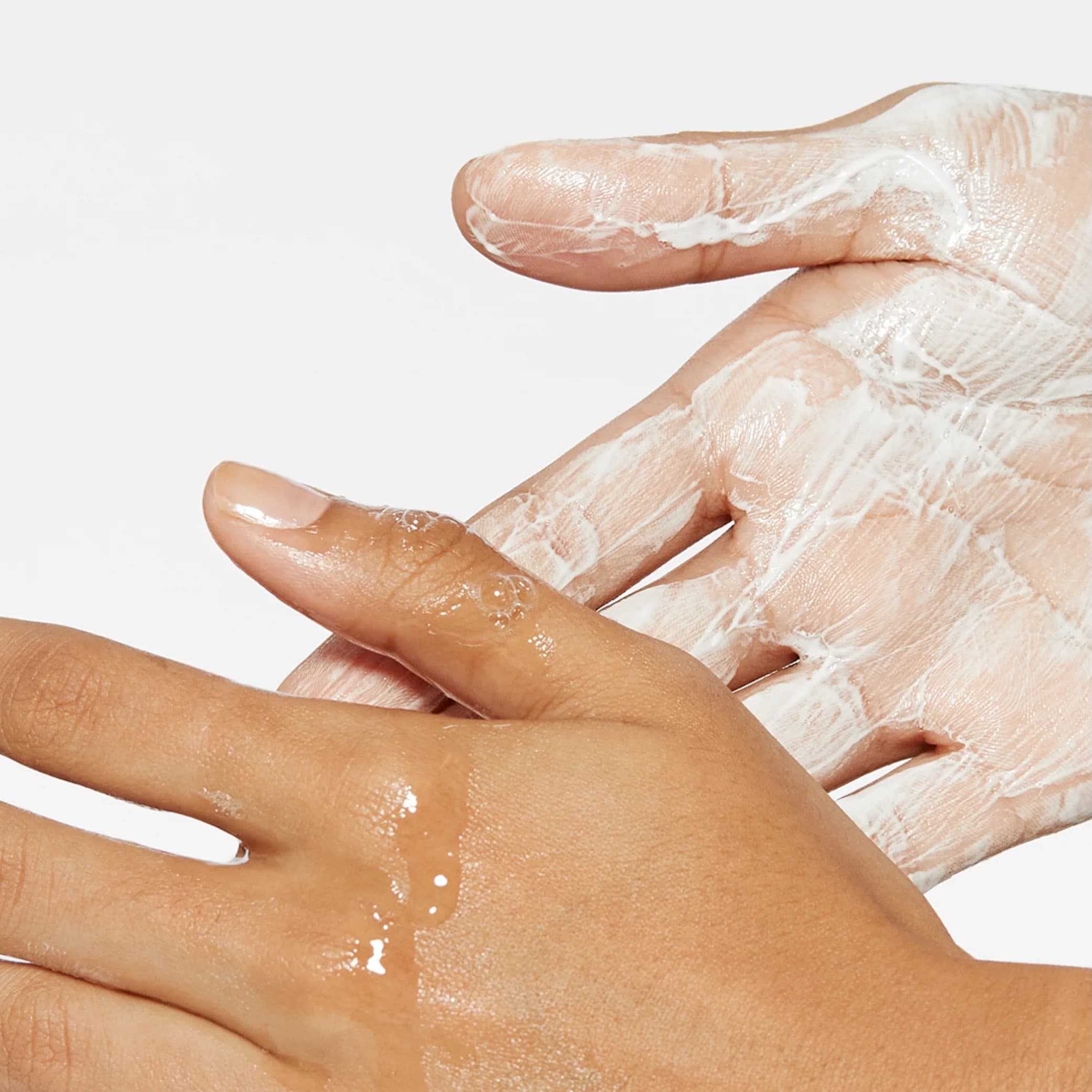 Hva er din favoritt rens i dermalogica? Nå får du alle produkter på -20% hos oss🤩 Oil to foam er en oljebasert rens er …