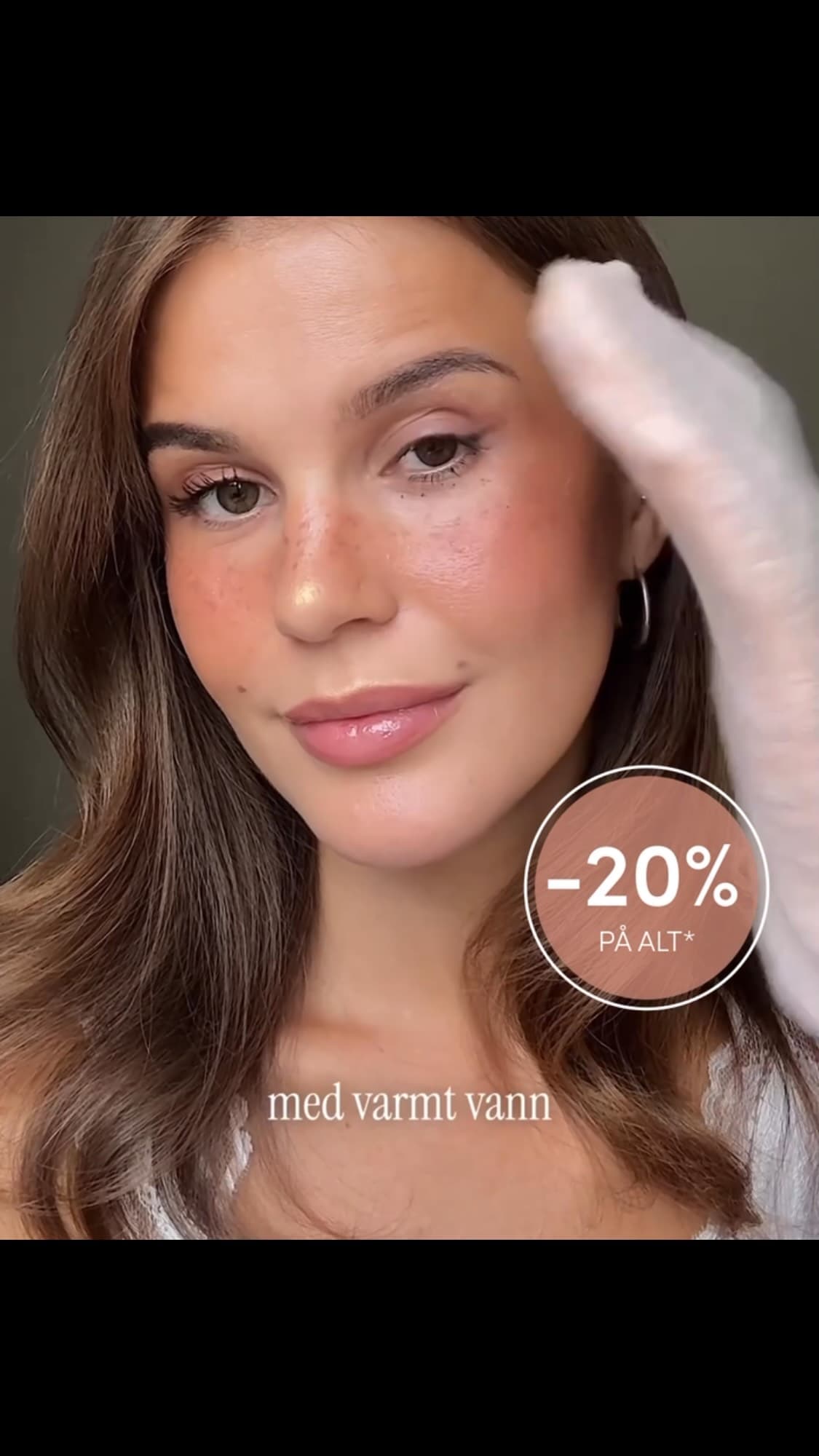 🤩Velkommen til oss for makeup tips og hjelp til å finne farger til julebordsesongen og festligheter som kommer. -20% …