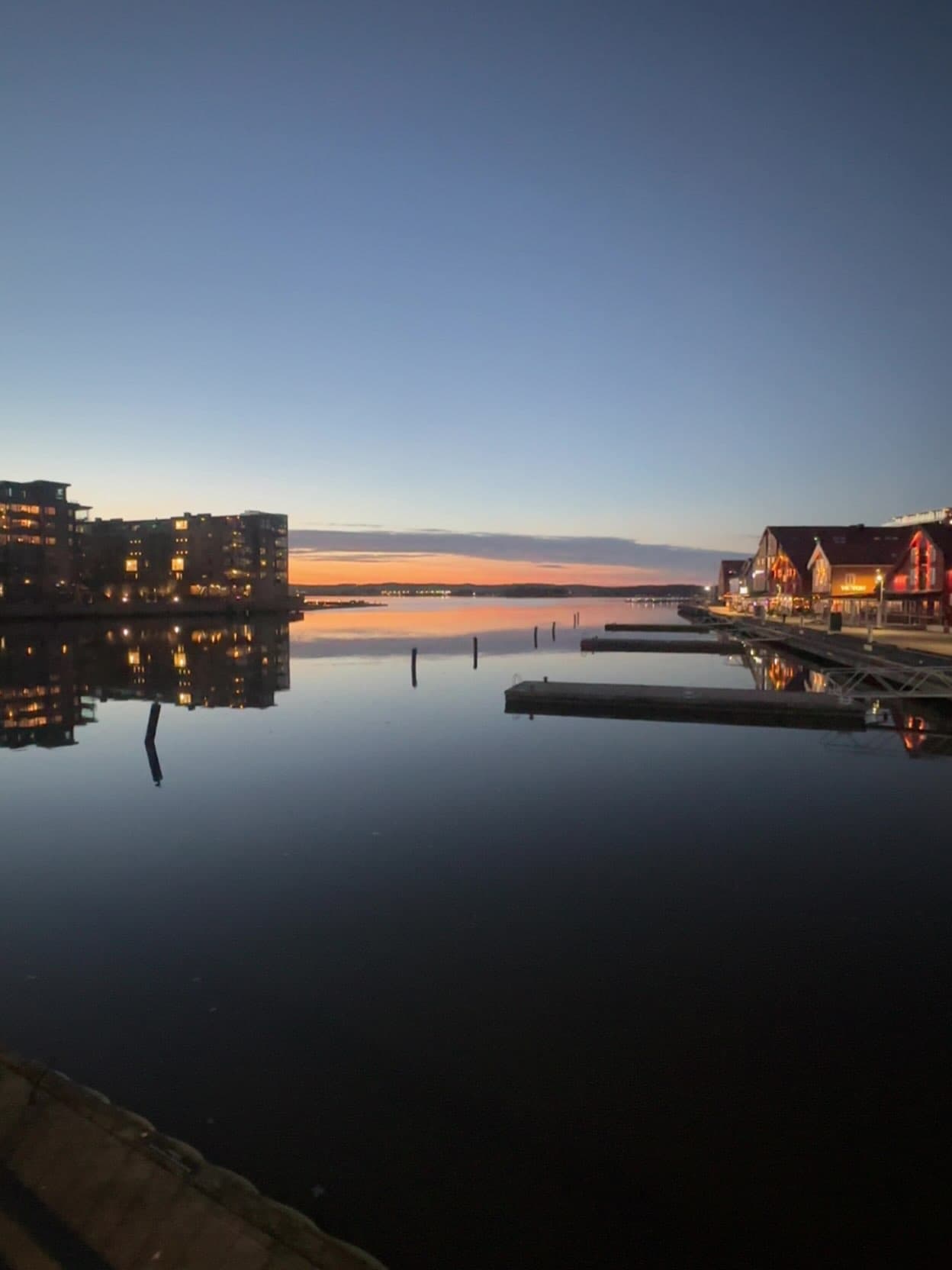 Nydelige Tønsberg by på vei hjem fra jobb🤩 Takk til alle som bruker byen & butikkene i sentrum! Som bidrar til at vi …